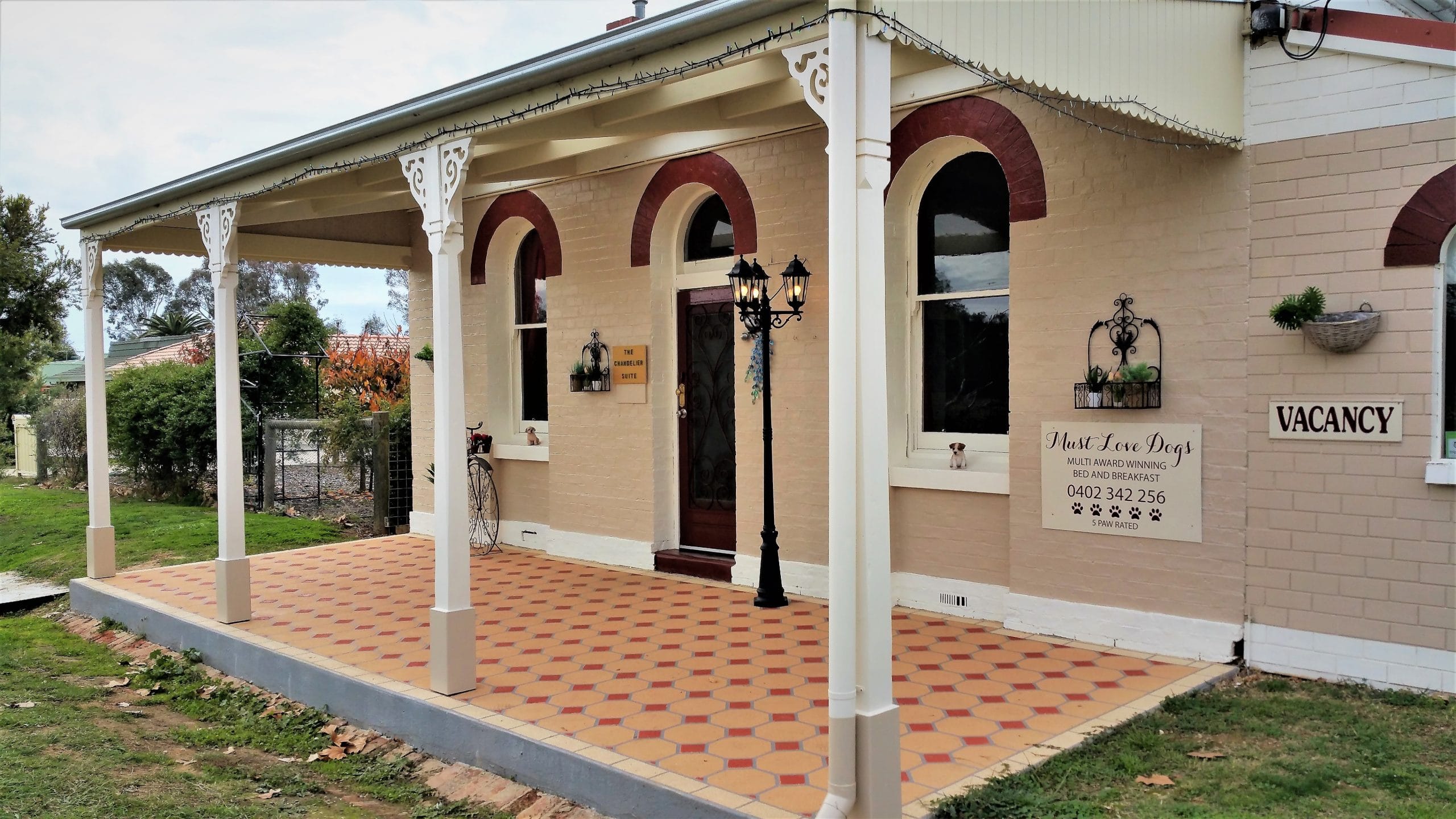 Must Love Dogs B&B, Rutherglen VIC