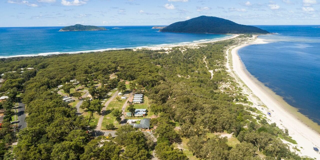 Pet friendly accommodation ACT and Great Lakes NSW